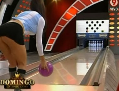 Έτσι παίζουν bowling στην αργεντίνικη τηλεόραση... (βίντεο)